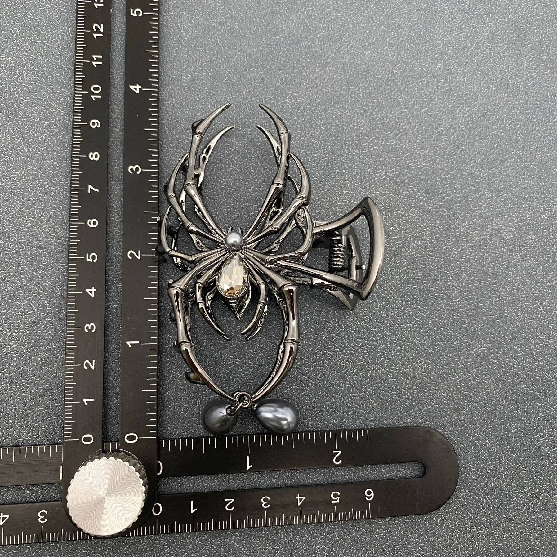 Spider Hair Claw Clip
