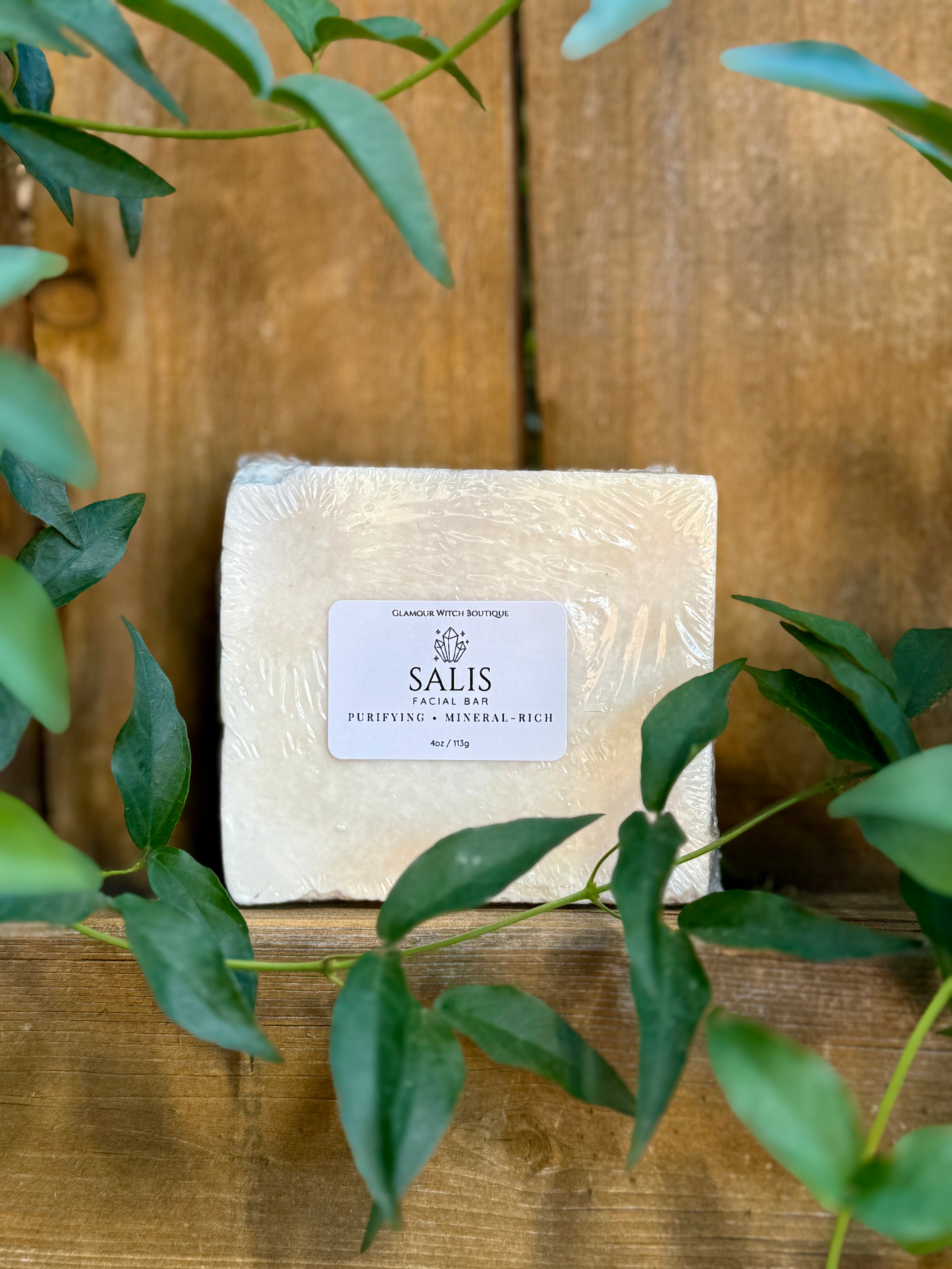 Salis – Clay & Himalayan Salt Facial Bar